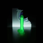karanlikta-parlayan-18-cm-vantuzlu-dildo-penis-yesil-3